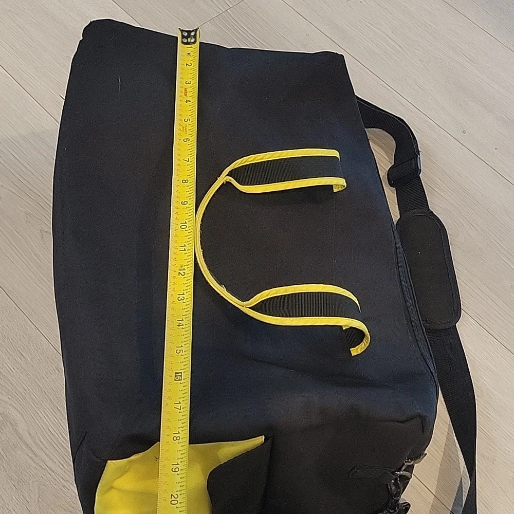 Lacoste Parfumes Weekender Bag
